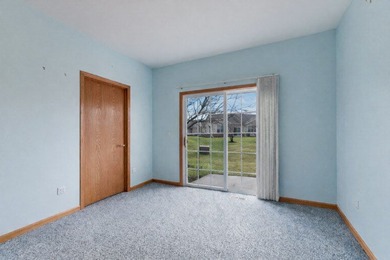 Welcome to this beautifully maintained Townhouse ranch-style on Carillon Lakes 3 Hole Course in Illinois - for sale on GolfHomes.com, golf home, golf lot