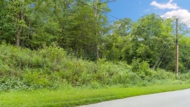 LEVEL SEWER LOT on a corner next to POA land! Build your dream on Bella Vista Country Club - Kingswood in Arkansas - for sale on GolfHomes.com, golf home, golf lot