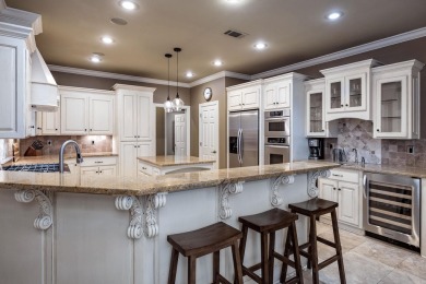 Come see this luxurious 4-bedrm, 3.5-bath home with a side load on Maumelle Golf and Country Club in Arkansas - for sale on GolfHomes.com, golf home, golf lot