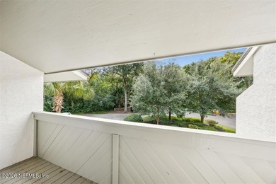 Welcome to carefree island living in this beautifully maintained on Amelia Island Plantation - Oakmarsh in Florida - for sale on GolfHomes.com, golf home, golf lot