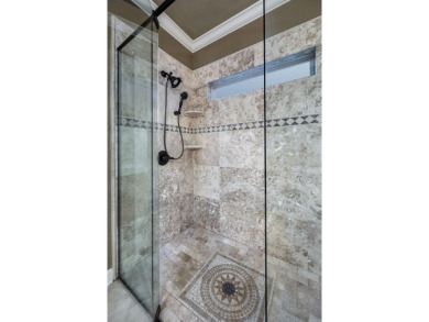 Come see this luxurious 4-bedrm, 3.5-bath home with a side load on Maumelle Golf and Country Club in Arkansas - for sale on GolfHomes.com, golf home, golf lot