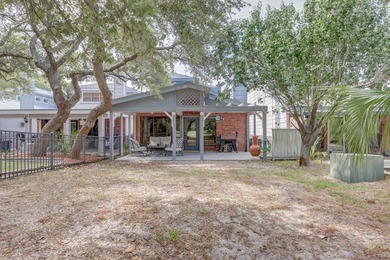 Adorable Detached Single Family Home in Rockport Country Club - on Rockport Country Club in Texas - for sale on GolfHomes.com, golf home, golf lot