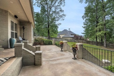 Come see this luxurious 4-bedrm, 3.5-bath home with a side load on Maumelle Golf and Country Club in Arkansas - for sale on GolfHomes.com, golf home, golf lot