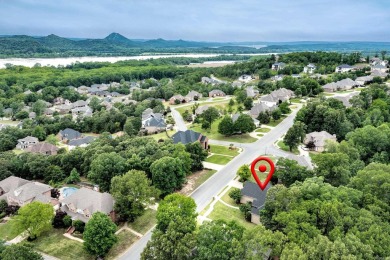Come see this luxurious 4-bedrm, 3.5-bath home with a side load on Maumelle Golf and Country Club in Arkansas - for sale on GolfHomes.com, golf home, golf lot
