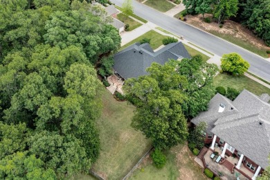 Come see this luxurious 4-bedrm, 3.5-bath home with a side load on Maumelle Golf and Country Club in Arkansas - for sale on GolfHomes.com, golf home, golf lot