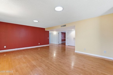 POPULAR EXTENDED ALAMEDA MODEL IN SUN LAKES Welcome to this on Cottonwood Country Club in Arizona - for sale on GolfHomes.com, golf home, golf lot