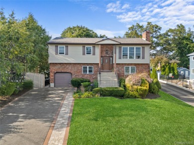 Introducing 42 Schoolhouse Road, a spacious 5-bedroom, 3-bath on Bethpage State Park Golf Course - Black in New York - for sale on GolfHomes.com, golf home, golf lot