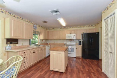 Located in Hobe Sound's best kept secret!! Eaglewood has on Eagle Wood Golf Course in Florida - for sale on GolfHomes.com, golf home, golf lot