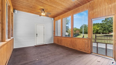 Welcome to 6616 Lakeridge Drive in Texarkana, TX! This spacious on Northridge Country Club in Texas - for sale on GolfHomes.com, golf home, golf lot
