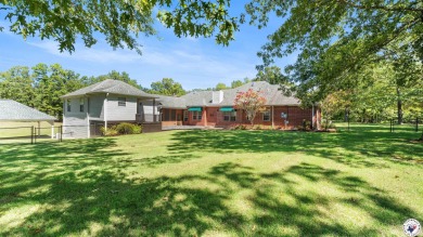 Welcome to 6616 Lakeridge Drive in Texarkana, TX! This spacious on Northridge Country Club in Texas - for sale on GolfHomes.com, golf home, golf lot