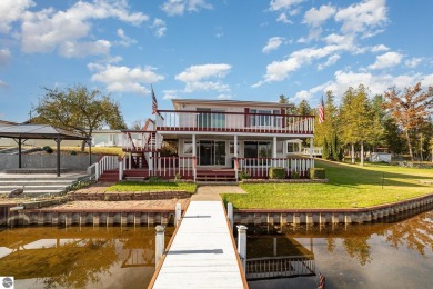 Lakefront home with 2 bedrooms, 3 full bathrooms, and over 2600 on Eagle Glen Golf Course in Michigan - for sale on GolfHomes.com, golf home, golf lot