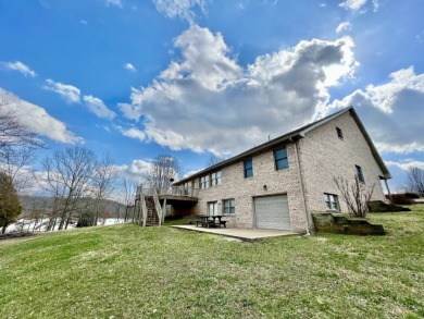 Auction: Lake Barkley Waterfront with Dock & Personal Property SO on Boots Randolph Golf Course in Kentucky - for sale on GolfHomes.com, golf home, golf lot