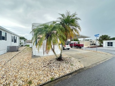 Welcome to your personal paradise of relaxation! This on Silver Dollar Golf and Trap Club in Florida - for sale on GolfHomes.com, golf home, golf lot