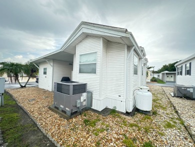 Welcome to your personal paradise of relaxation! This on Silver Dollar Golf and Trap Club in Florida - for sale on GolfHomes.com, golf home, golf lot