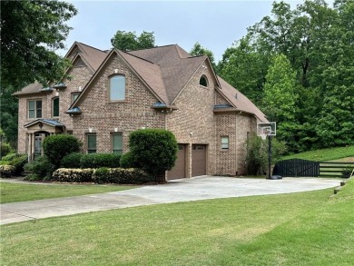 WELCOME HOME! TERRIFIC HOME ON THE CLUBHOUSE SIDE OF WOODMONT on Woodmont Golf and Country Club in Georgia - for sale on GolfHomes.com, golf home, golf lot