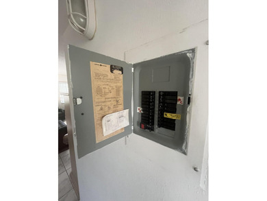 needs TLC....best golf course view in all of Kings Point on Kings Point Golf -Flanders Way in Florida - for sale on GolfHomes.com, golf home, golf lot