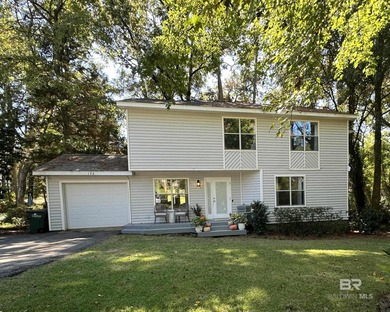 Immaculate, Move In Ready Golf Course Home. 3-bedroom, 2 on Lake Forest Yacht and Country Club in Alabama - for sale on GolfHomes.com, golf home, golf lot