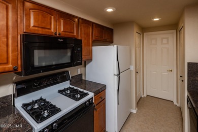 Check out this SUPER CLEAN one-bedroom, one-bath ground-level on London Bridge Golf Course in Arizona - for sale on GolfHomes.com, golf home, golf lot