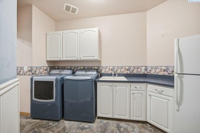 MLS# 288662 Custom-built rambler located in the desirable Sun on Sun Willows in Washington - for sale on GolfHomes.com, golf home, golf lot