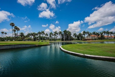 Under contract-accepting backup offers. Great value! Step into on Isla Del Sol Yacht and Country Club in Florida - for sale on GolfHomes.com, golf home, golf lot