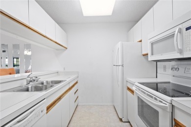 Welcome to your cozy, turnkey condo boasting breathtaking lake & on Vista Plantation Golf Club in Florida - for sale on GolfHomes.com, golf home, golf lot