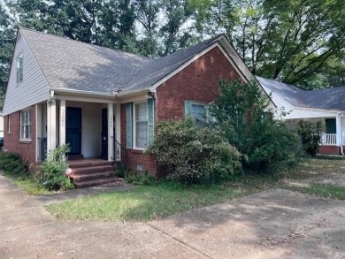 This duplex consistsof a 3 bedroom 1 bath unit and a 2 bedroom 1 on Links At Galloway in Tennessee - for sale on GolfHomes.com, golf home, golf lot