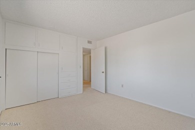 Welcome to this delightful 3-bedroom, 2-bathroom home in Sun on Sun City Country Club in Arizona - for sale on GolfHomes.com, golf home, golf lot