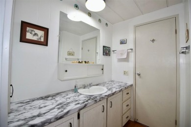 **DESIRABLE GOLDEN GATE! RESIDENT OWNED COMMUNITY** Spacious on Mainlands Golf Club in Florida - for sale on GolfHomes.com, golf home, golf lot