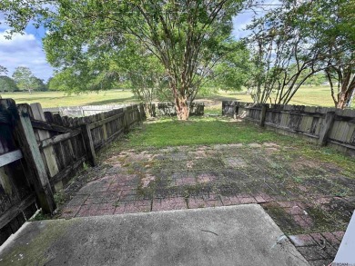 Why rent when you can own this beautifully partially updated 2- on Royal Golf Club in Louisiana - for sale on GolfHomes.com, golf home, golf lot