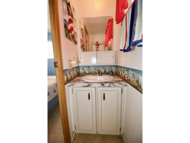 **DESIRABLE GOLDEN GATE! RESIDENT OWNED COMMUNITY** Spacious on Mainlands Golf Club in Florida - for sale on GolfHomes.com, golf home, golf lot
