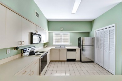 MOTIVATED SELLE! BRING OFFERS! Behold a 2 bedroom 2 bath and on Oak Harbor Country Club in Florida - for sale on GolfHomes.com, golf home, golf lot