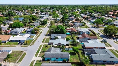 Welcome to this well-maintained 3-bedroom, 2-bathroom, 2-car on Bent Tree Country Club in Florida - for sale on GolfHomes.com, golf home, golf lot