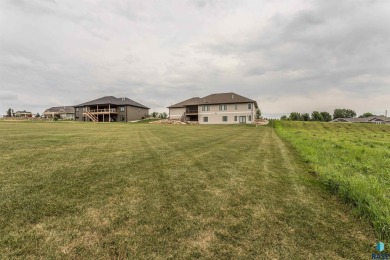 OPEN HOUSE SATURDAY  SUNDAY 1:00 - 2:30. Country living so close on Willow Run Golf Course in South Dakota - for sale on GolfHomes.com, golf home, golf lot