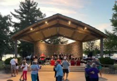 Incredible and updated Trapper Woods condo, nestled in the on Canadian Lakes Country Club-The Pines Course in Michigan - for sale on GolfHomes.com, golf home, golf lot