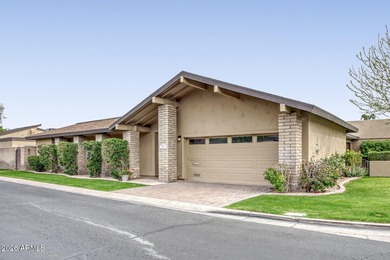 Great renovated single level 3 bedroom, 2 bath townhome in on Scottsdale Shadows in Arizona - for sale on GolfHomes.com, golf home, golf lot