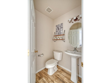 Discover the essence of Eagle Crest in this inviting corner unit on Eagle Crest Golf Resort - Resort Course in Oregon - for sale on GolfHomes.com, golf home, golf lot