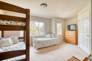 Discover the essence of Eagle Crest in this inviting corner unit on Eagle Crest Golf Resort - Resort Course in Oregon - for sale on GolfHomes.com, golf home, golf lot