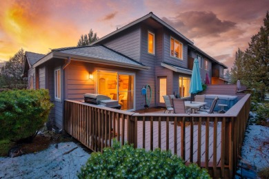 Discover the essence of Eagle Crest in this inviting corner unit on Eagle Crest Golf Resort - Resort Course in Oregon - for sale on GolfHomes.com, golf home, golf lot