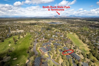 Discover the essence of Eagle Crest in this inviting corner unit on Eagle Crest Golf Resort - Resort Course in Oregon - for sale on GolfHomes.com, golf home, golf lot