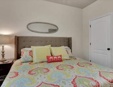 Welcome to this beautifully updated 3-bedroom, 2-bath home on Diamondhead Golf and Country Club in Arkansas - for sale on GolfHomes.com, golf home, golf lot