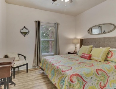 Welcome to this beautifully updated 3-bedroom, 2-bath home on Diamondhead Golf and Country Club in Arkansas - for sale on GolfHomes.com, golf home, golf lot