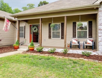 Welcome to this beautifully updated 3-bedroom, 2-bath home on Diamondhead Golf and Country Club in Arkansas - for sale on GolfHomes.com, golf home, golf lot