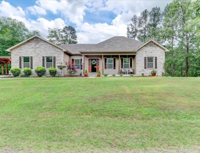 Welcome to this beautifully updated 3-bedroom, 2-bath home on Diamondhead Golf and Country Club in Arkansas - for sale on GolfHomes.com, golf home, golf lot