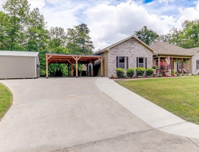 Welcome to this beautifully updated 3-bedroom, 2-bath home on Diamondhead Golf and Country Club in Arkansas - for sale on GolfHomes.com, golf home, golf lot