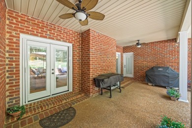 Here is a STUNNING HOME in the prestigious White Plains golfing on White Plains Golf Course in Tennessee - for sale on GolfHomes.com, golf home, golf lot