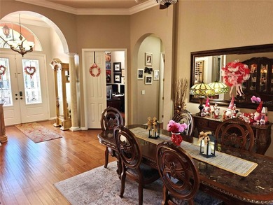 WELCOME TO YOUR BEAUTIFUL POOL HOME!! THIS STUNNING 3,000+ sq on Silverthorn Country Club in Florida - for sale on GolfHomes.com, golf home, golf lot