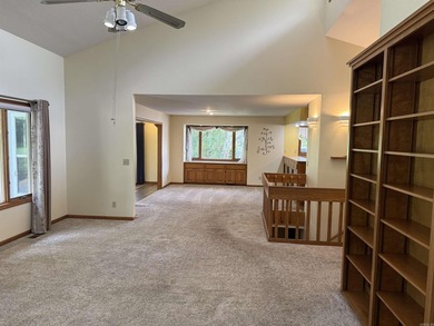 INDIAN HILLS GOLF COURSE BEAUTY!!  Step into the entryway & be on Indian Hills Country Club in Arkansas - for sale on GolfHomes.com, golf home, golf lot