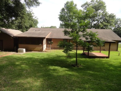 4 beds 2.1 bath home located close to the Golf Course!!! This on Jackson Links Golf Course in Alabama - for sale on GolfHomes.com, golf home, golf lot