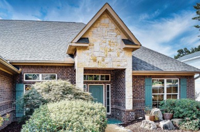 You will love this wonderful all brick, one level home located on Granada Golf Course in Arkansas - for sale on GolfHomes.com, golf home, golf lot