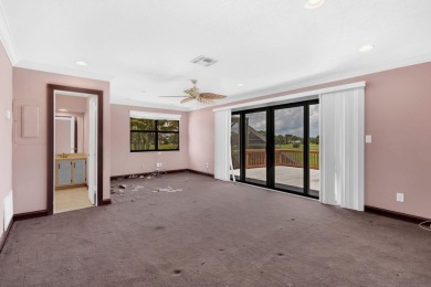 Charming 3 bedroom, 2 bathroom CBS construction home located on Club Med Sandpiper in Florida - for sale on GolfHomes.com, golf home, golf lot
